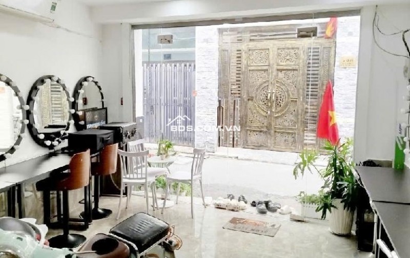 Dưới 5,8 tỷ nhà MT 2  Lầu + ST gần Lạc Long Quân, đang cho thuê 14tr/tháng